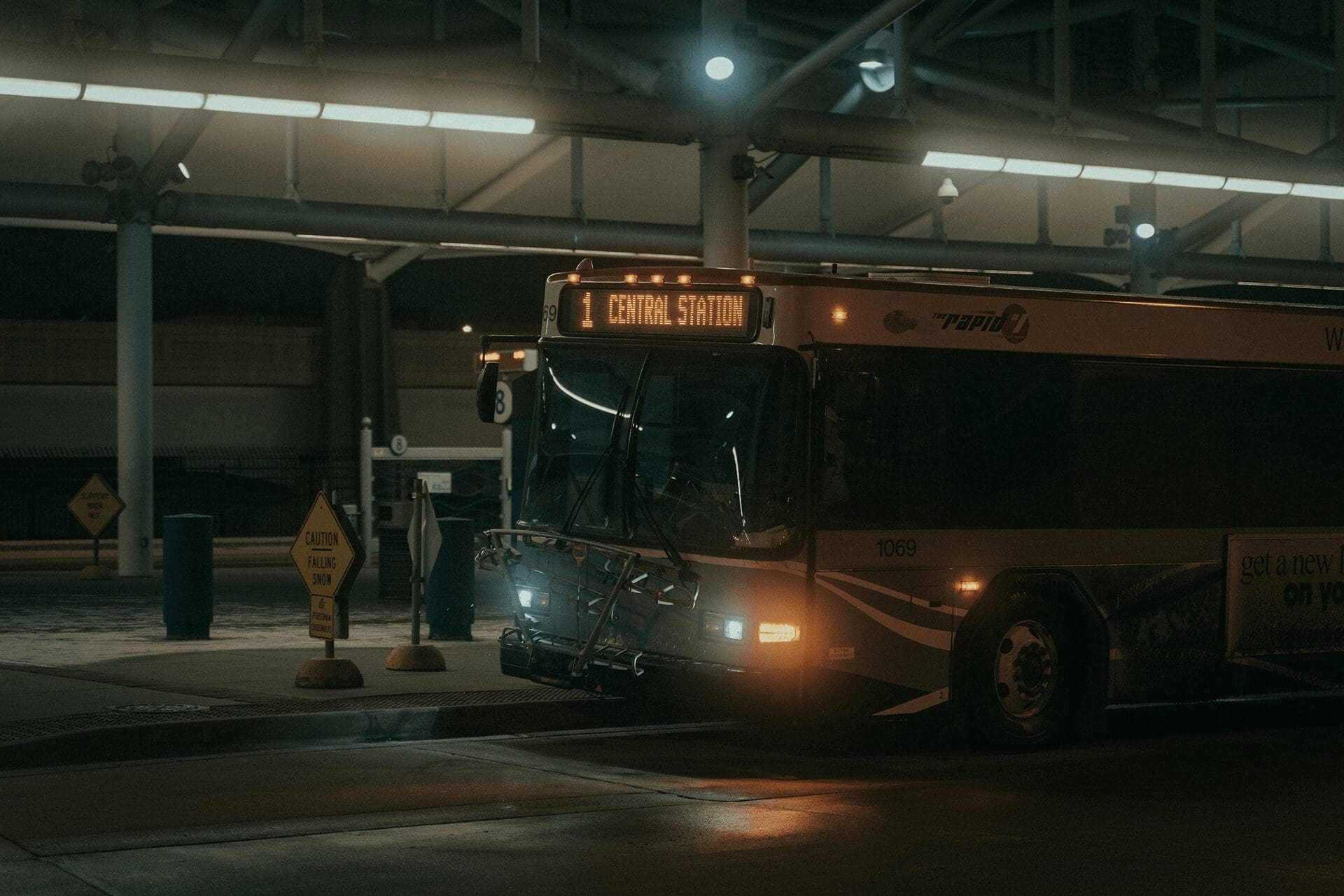 bus.4 (1) bus.4 (1)