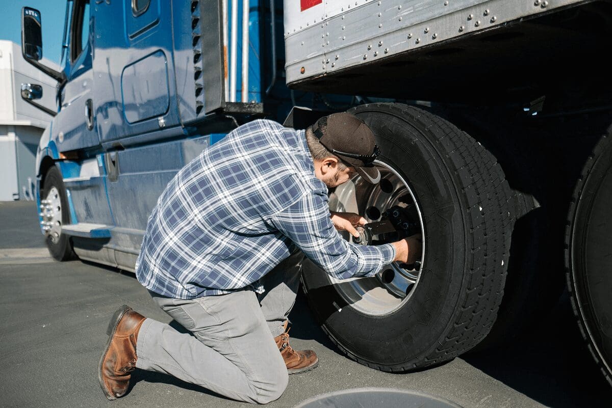 truck16 (1) truck16 (1)