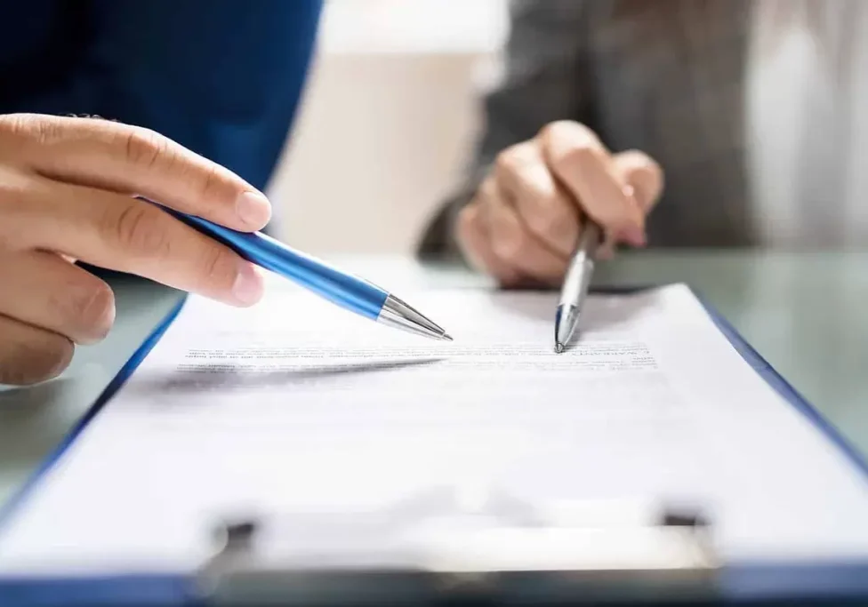 bigstock-Lawyer-Contract-Mediation-And-421902542
