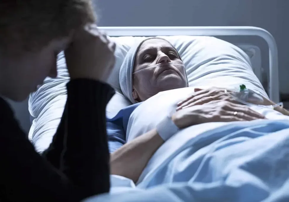 bigstock-Woman-Dying-In-The-Hospital-227991670 bigstock-Woman-Dying-In-The-Hospital-227991670